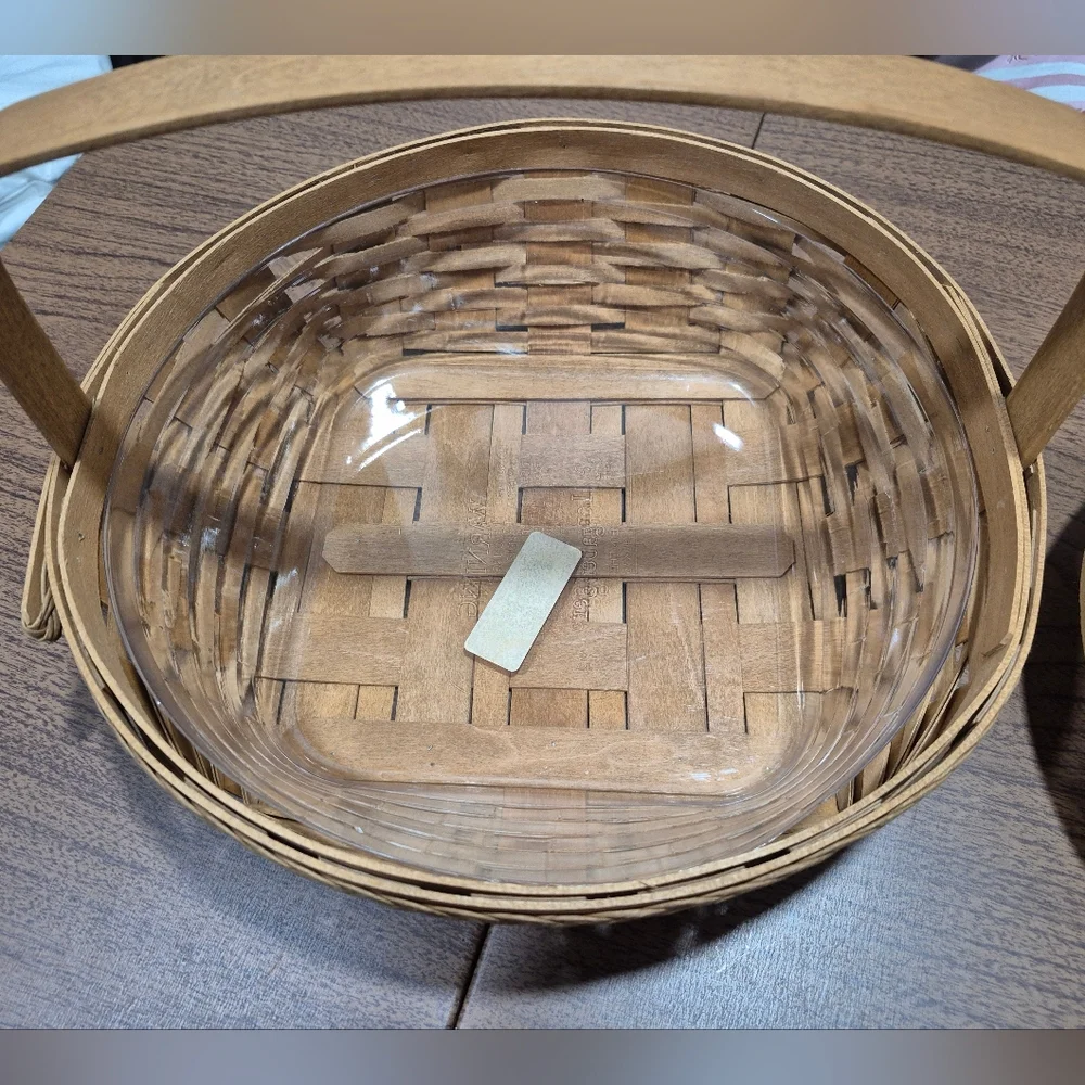 2009 Longaberger Fancy Pie Basket With Stand Insert
